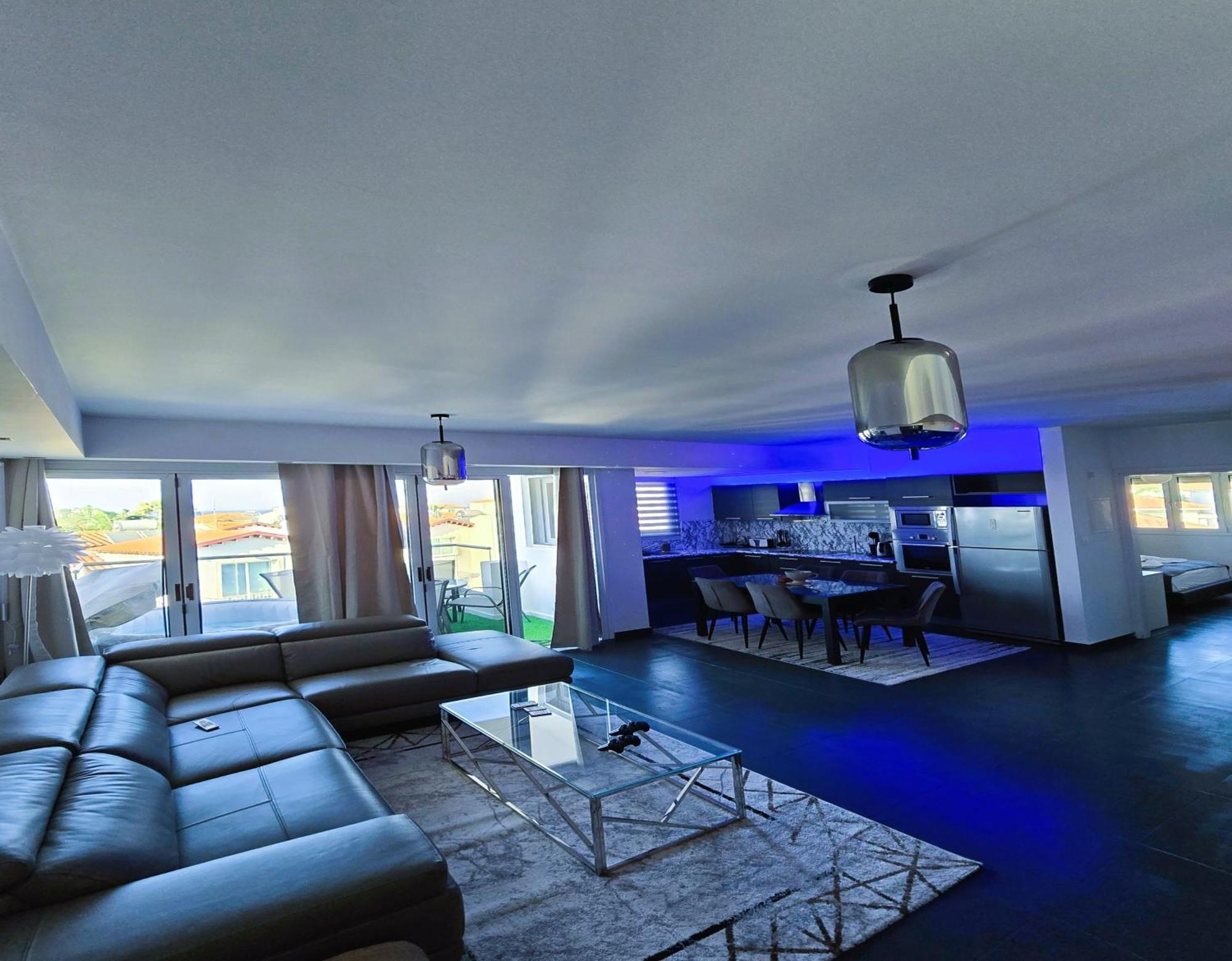 Golden Bay Deluxe Holiday Apartment Protaras Eksteriør billede
