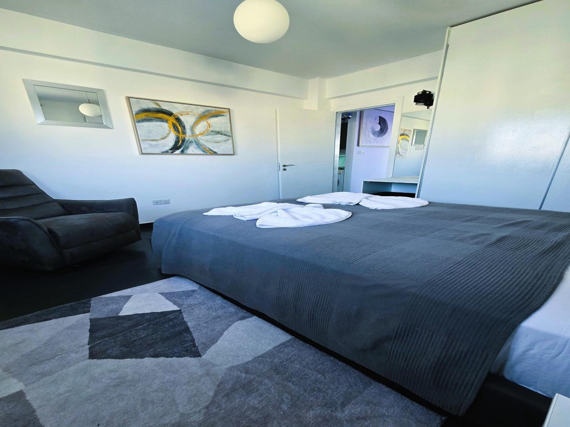 Golden Bay Deluxe Holiday Apartment Protaras Eksteriør billede