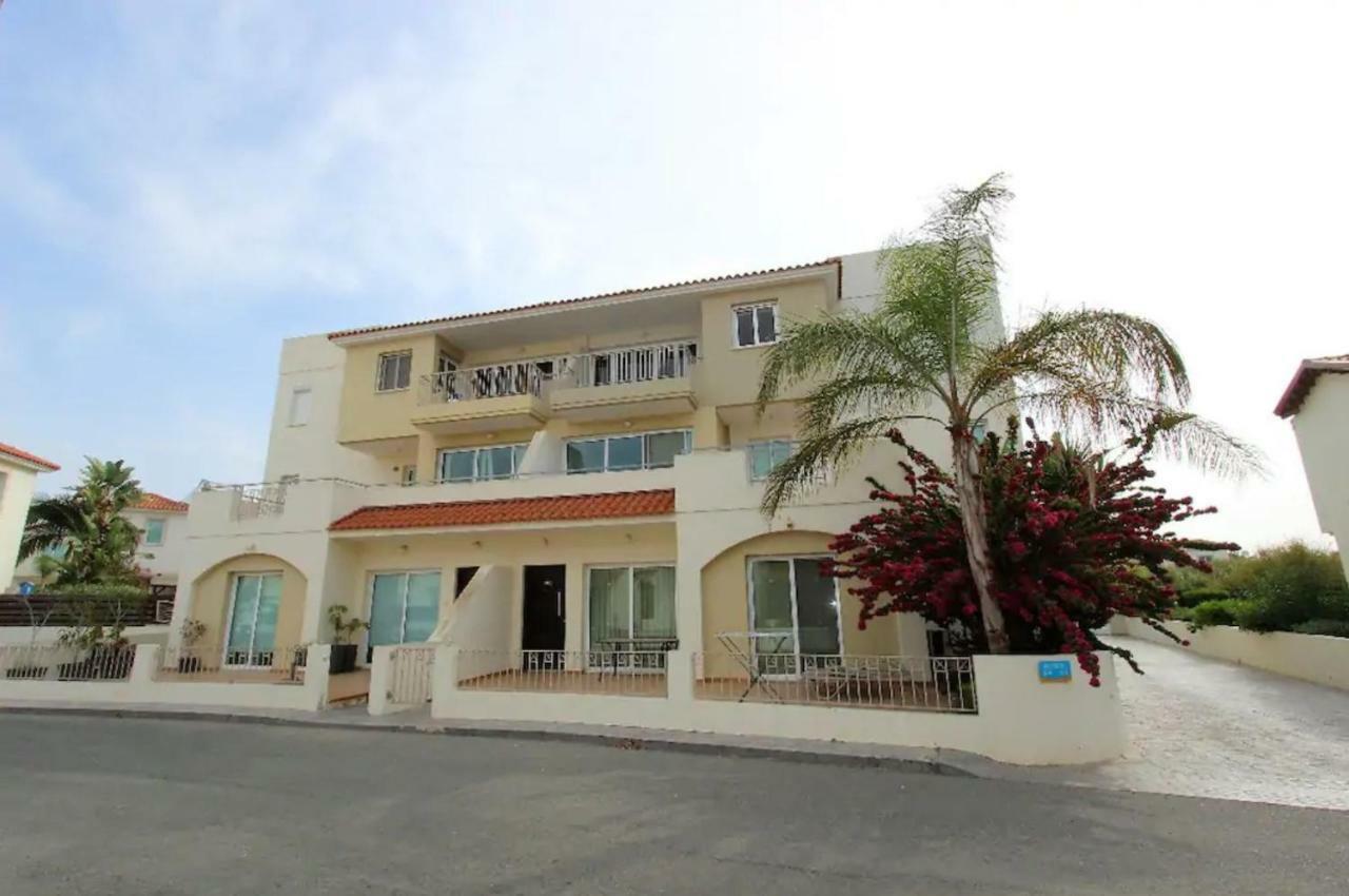 Golden Bay Deluxe Holiday Apartment Protaras Eksteriør billede
